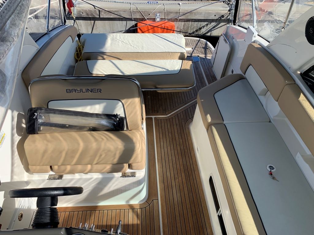 Bayliner cierra 8