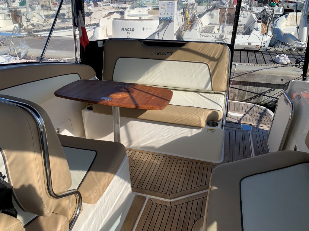Bayliner cierra 8