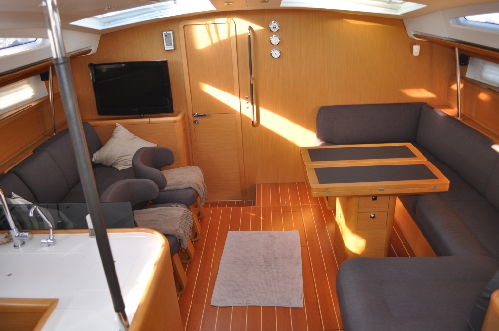 Jeanneau 57